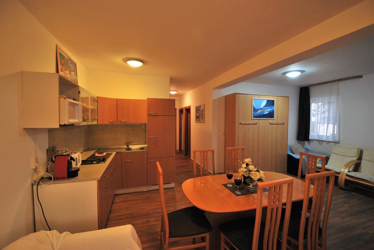 Nautica Apartments Betina  Eksteriør billede
