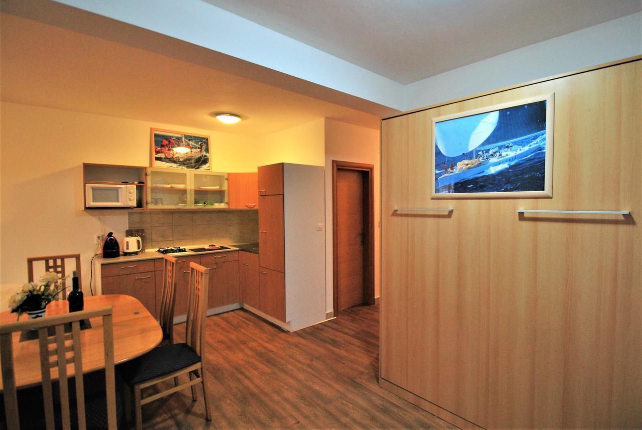 Nautica Apartments Betina  Eksteriør billede